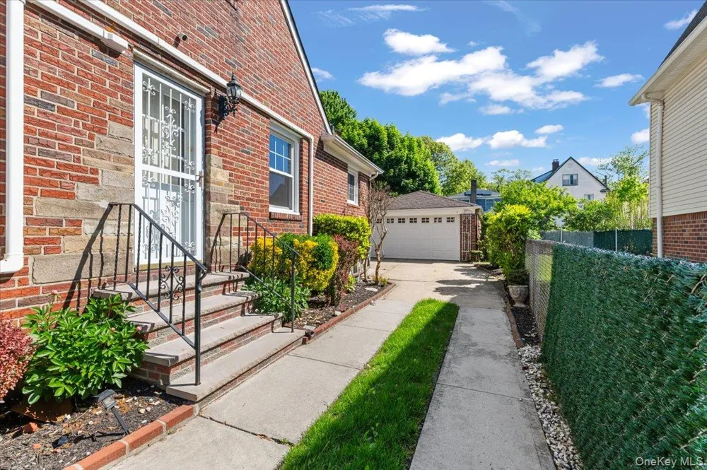 183-41 Dalny Road Jamaica Estates, NY 11432