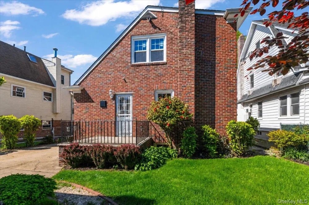 183-41 Dalny Road Jamaica Estates, NY 11432