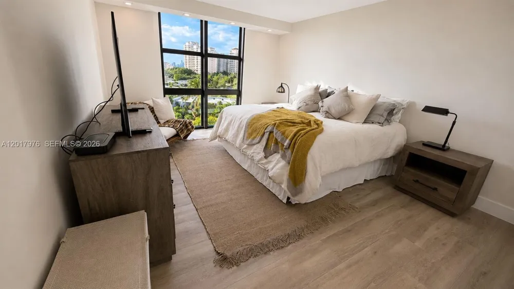 1121 Crandon Blvd #E708 Key Biscayne, FL 33149