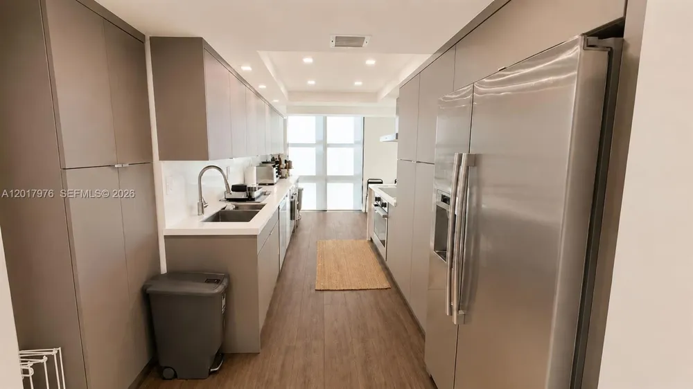 1121 Crandon Blvd #E708 Key Biscayne, FL 33149