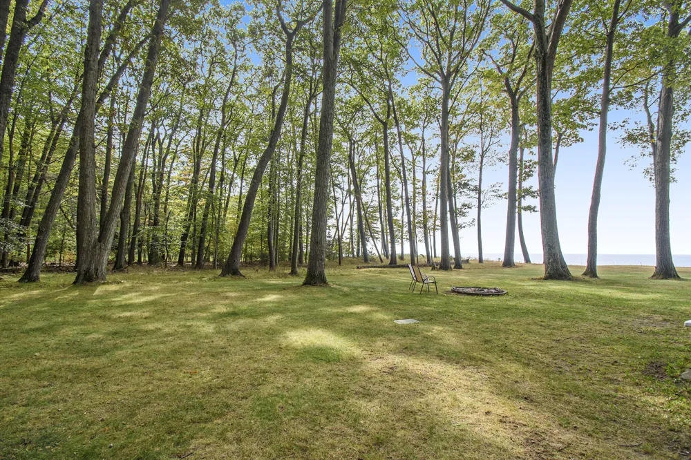 2013 Scenic Drive Muskegon, MI 49445