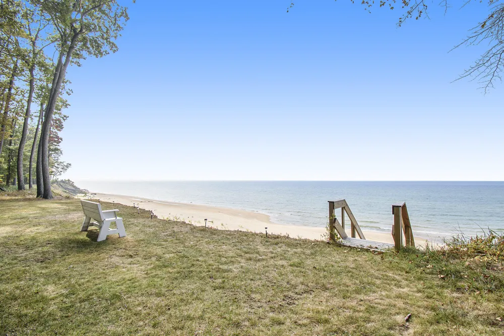 2013 Scenic Drive Muskegon, MI 49445