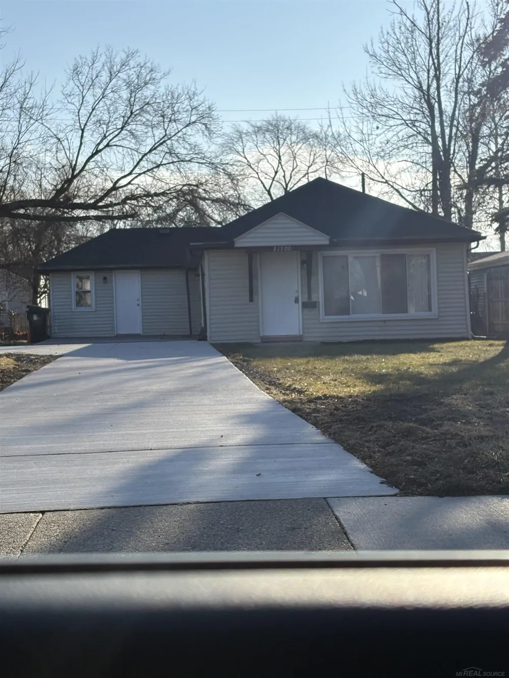 21700 Elizabeth Street St Clair Shores City, MI 48080