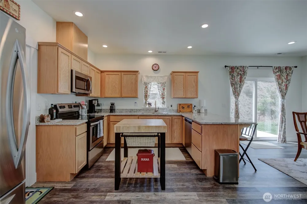 9975 Saska Way Entiat, WA 98822