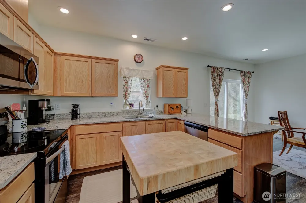 9975 Saska Way Entiat, WA 98822