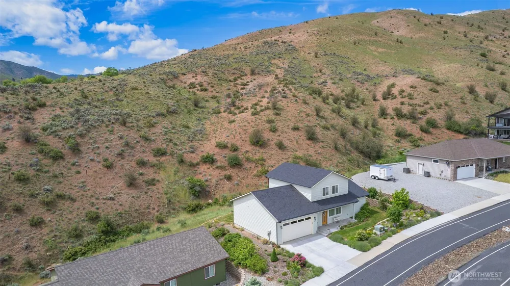 9975 Saska Way Entiat, WA 98822