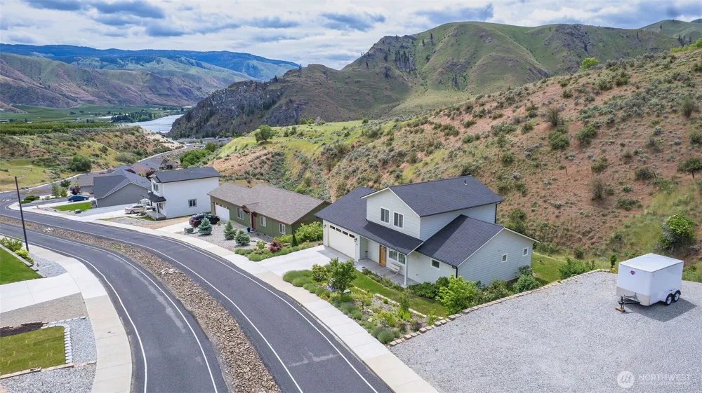 9975 Saska Way Entiat, WA 98822