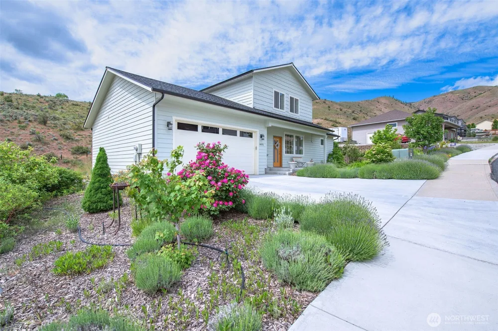 9975 Saska Way Entiat, WA 98822