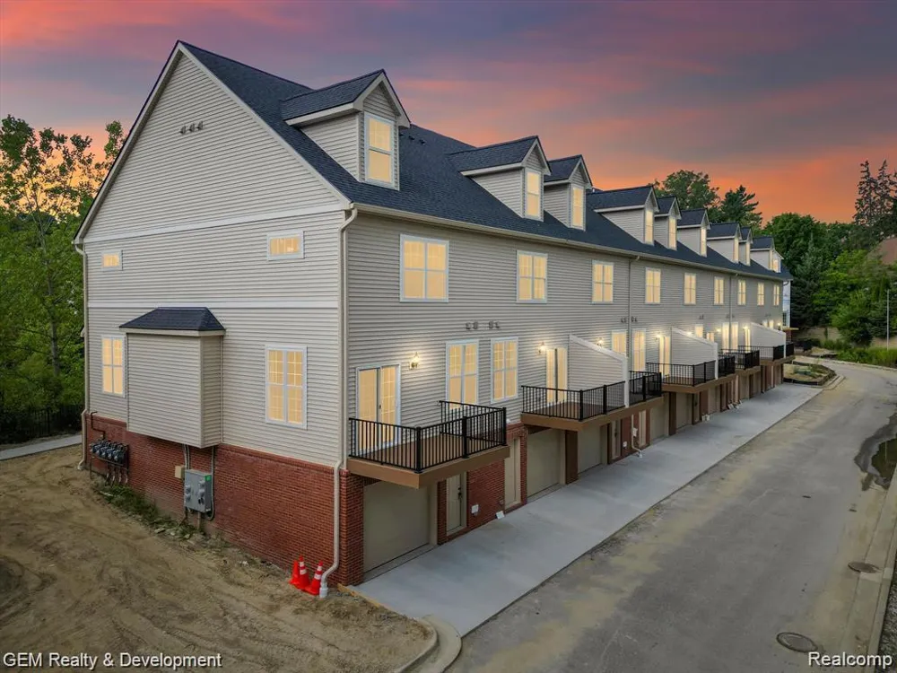 506 Village Lane Milford Village, MI 48381