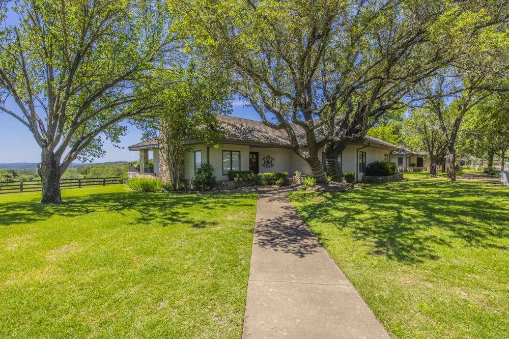 1703 Clubhouse Hill Drive Spicewood, TX 78669