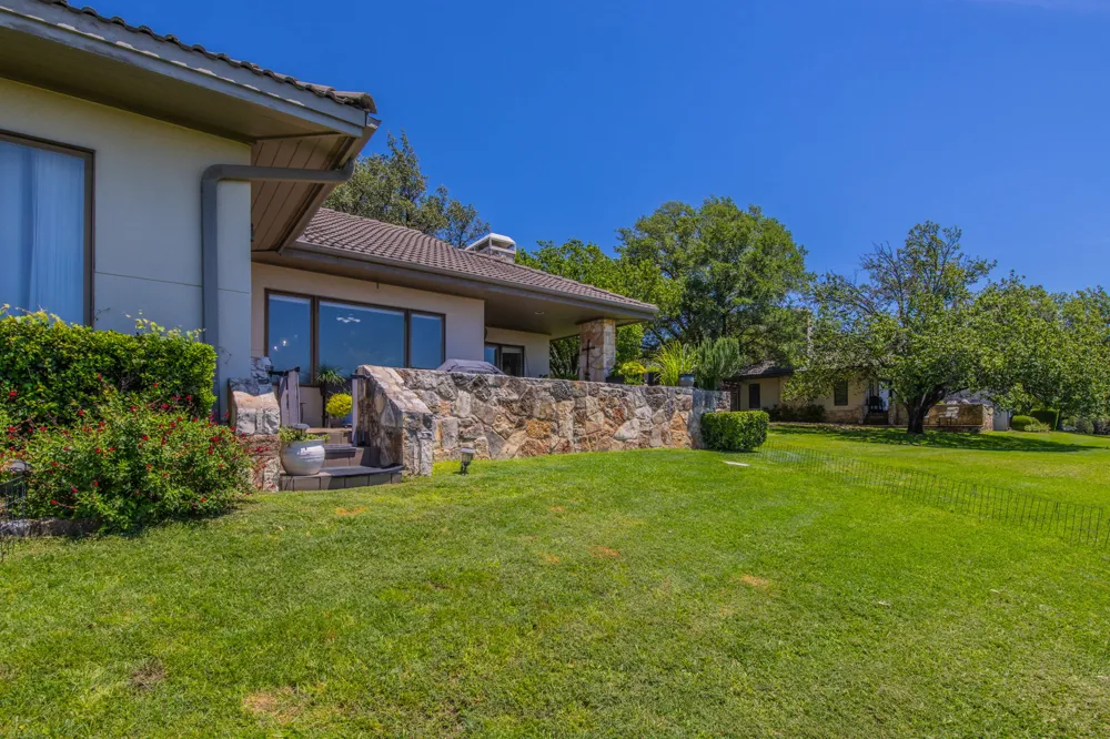 1703 Clubhouse Hill Drive Spicewood, TX 78669