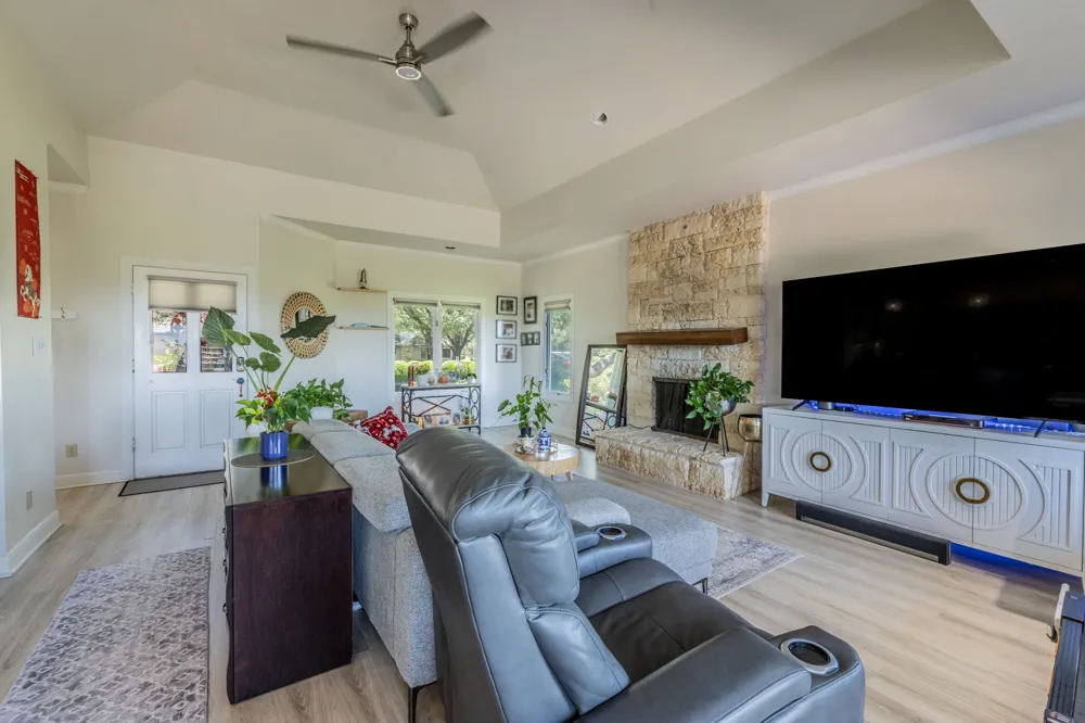 1703 Clubhouse Hill Drive Spicewood, TX 78669