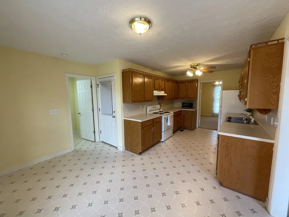 1725 Hollow Oak Dr Lebanon, TN 37087