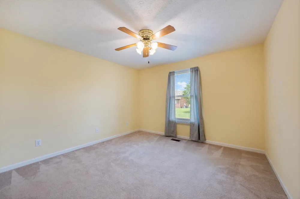 1725 Hollow Oak Dr Lebanon, TN 37087