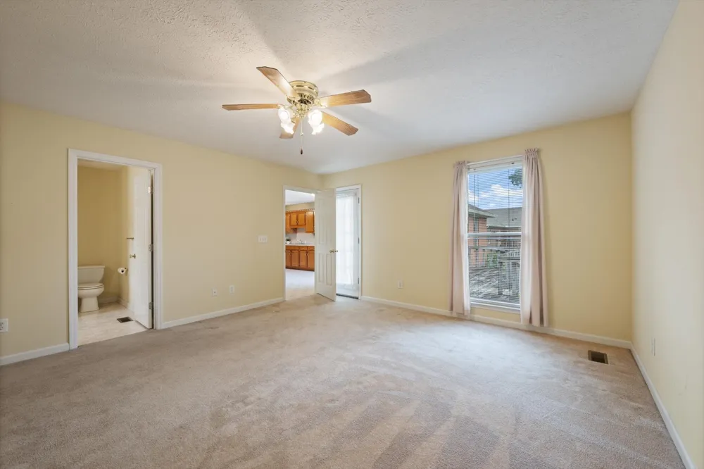 1725 Hollow Oak Dr Lebanon, TN 37087