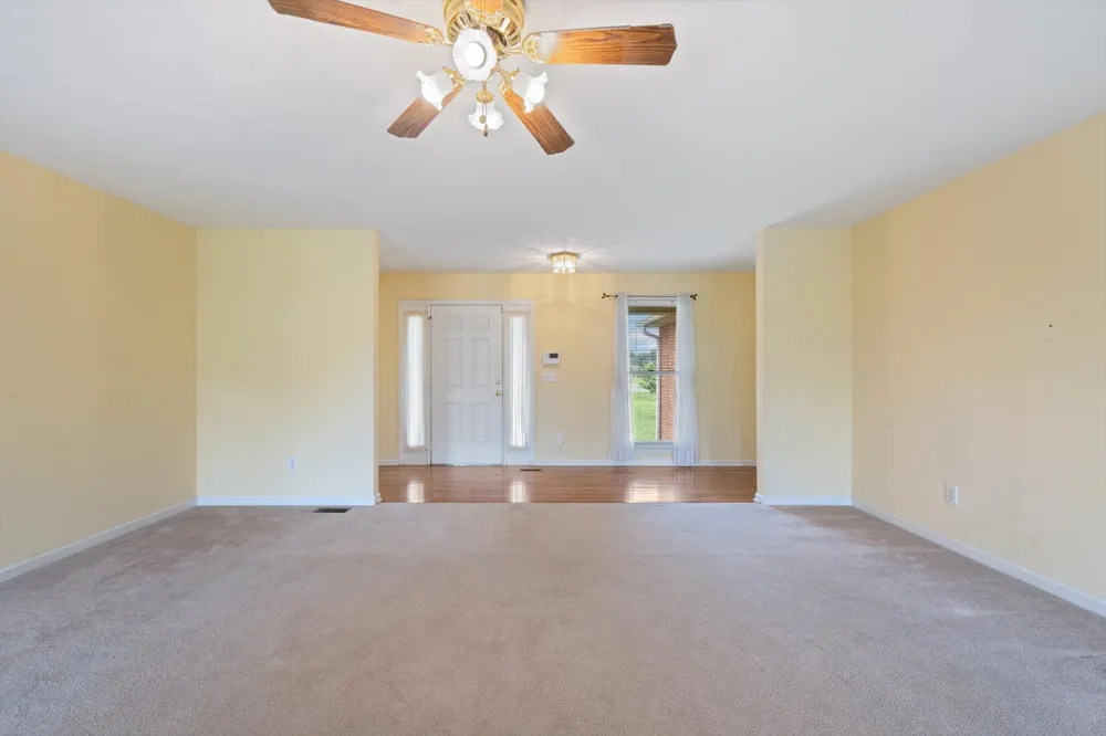 1725 Hollow Oak Dr Lebanon, TN 37087