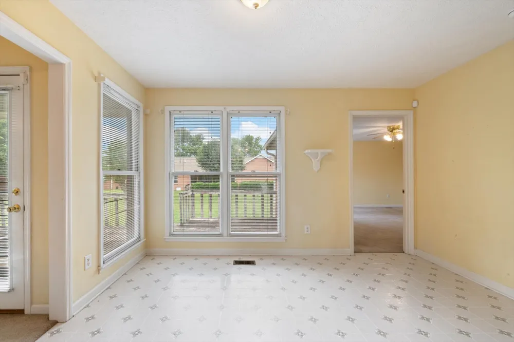 1725 Hollow Oak Dr Lebanon, TN 37087