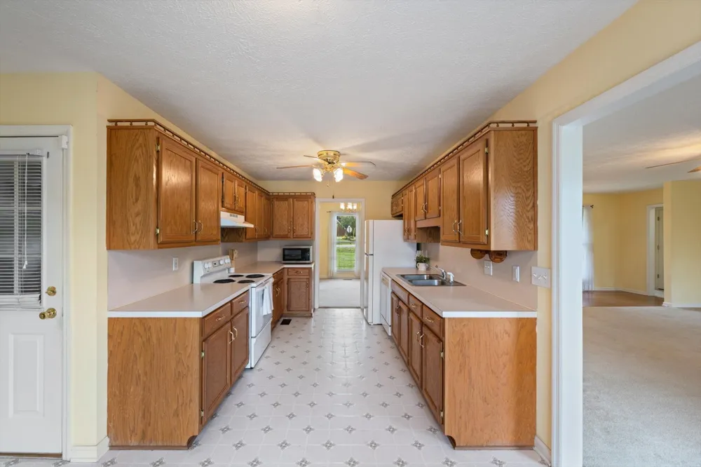 1725 Hollow Oak Dr Lebanon, TN 37087