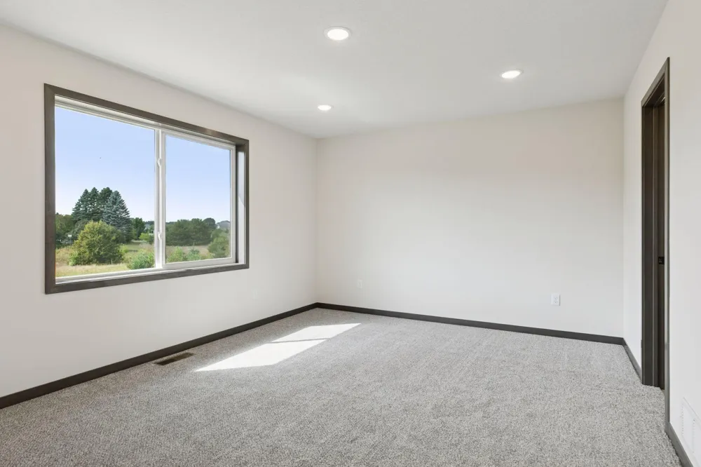 2840 219th Avenue NE East Bethel, MN 55011