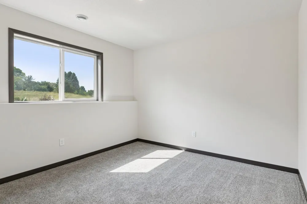 2840 219th Avenue NE East Bethel, MN 55011