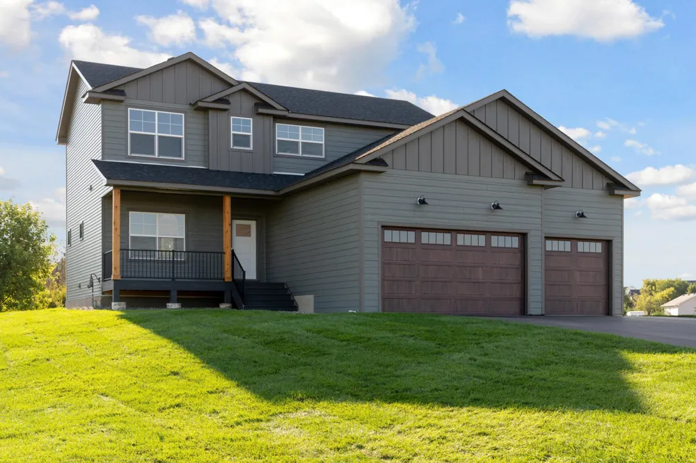 2840 219th Avenue NE East Bethel, MN 55011