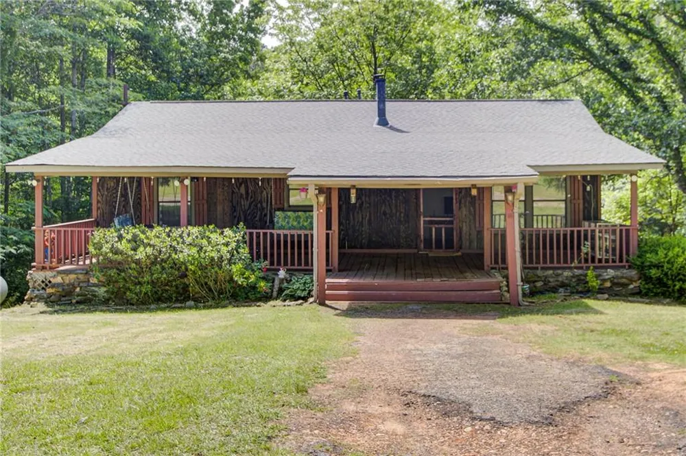 8176 E HIGHWAY 5 Whitesburg, GA 30185