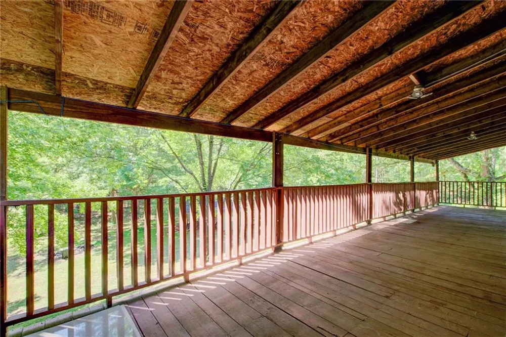 8176 E HIGHWAY 5 Whitesburg, GA 30185