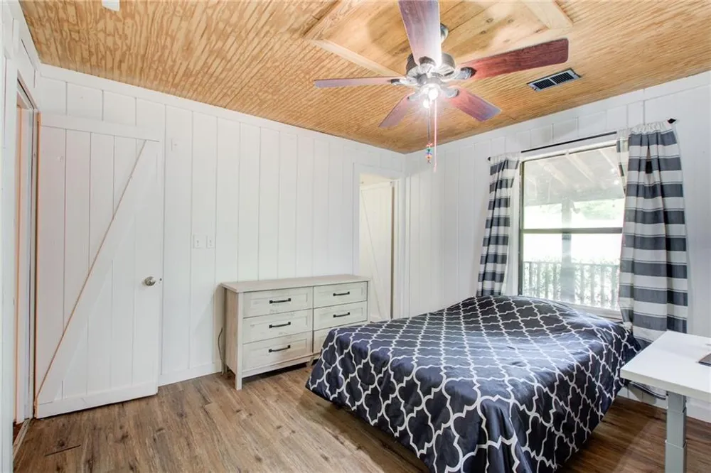 8176 E HIGHWAY 5 Whitesburg, GA 30185