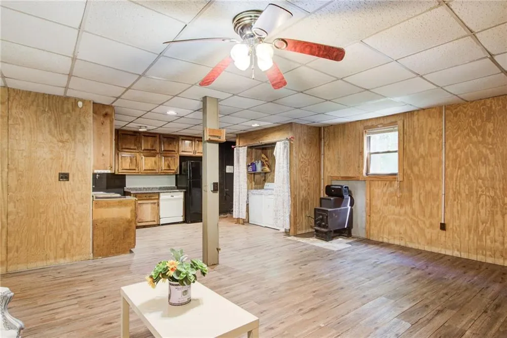 8176 E HIGHWAY 5 Whitesburg, GA 30185