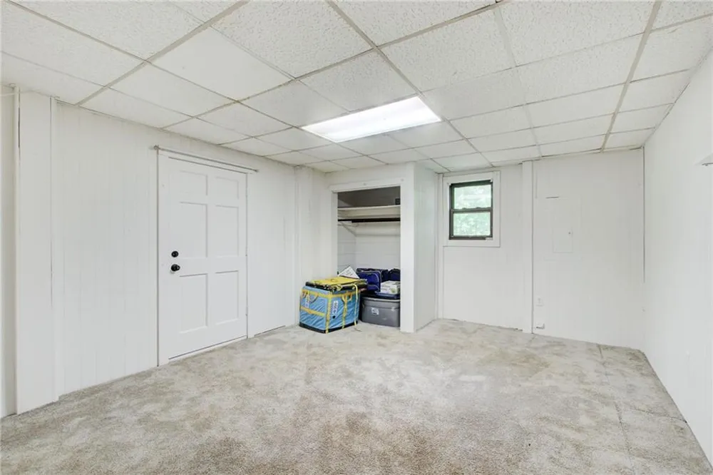8176 E HIGHWAY 5 Whitesburg, GA 30185