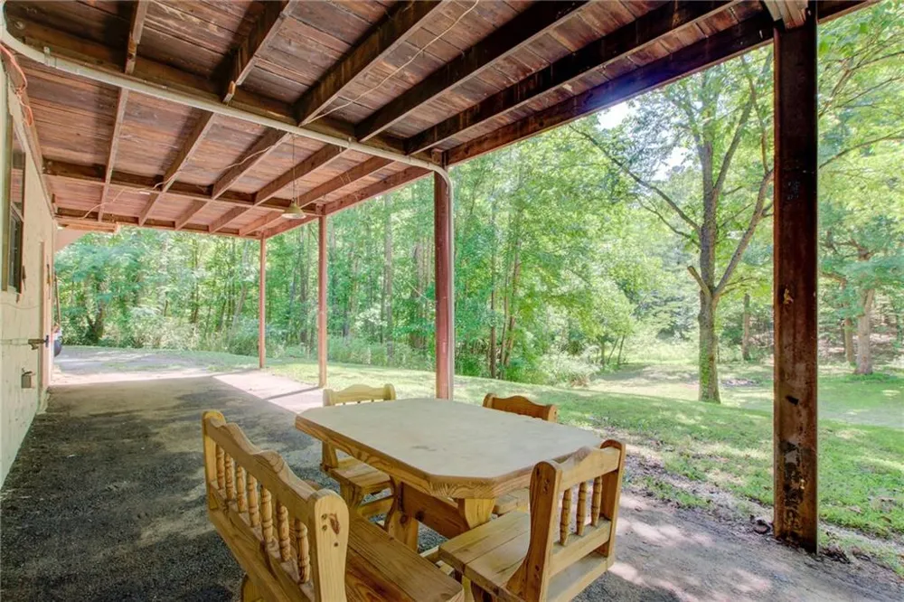 8176 E HIGHWAY 5 Whitesburg, GA 30185