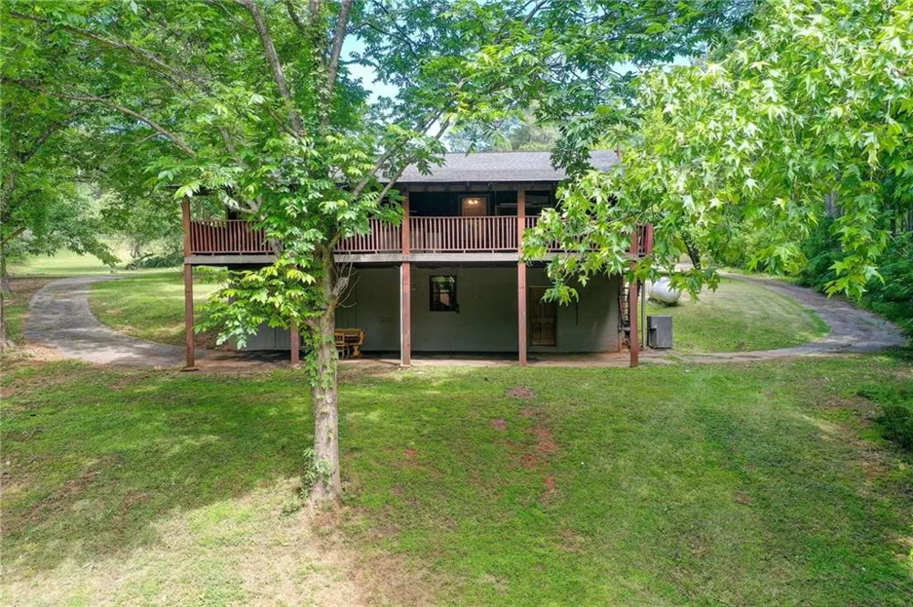 8176 E HIGHWAY 5 Whitesburg, GA 30185