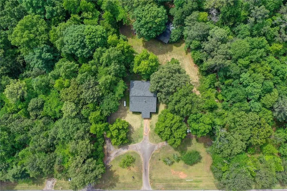 8176 E HIGHWAY 5 Whitesburg, GA 30185