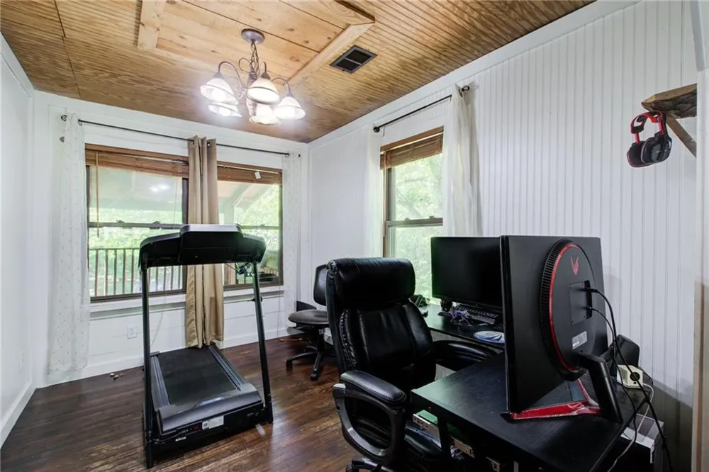 8176 E HIGHWAY 5 Whitesburg, GA 30185