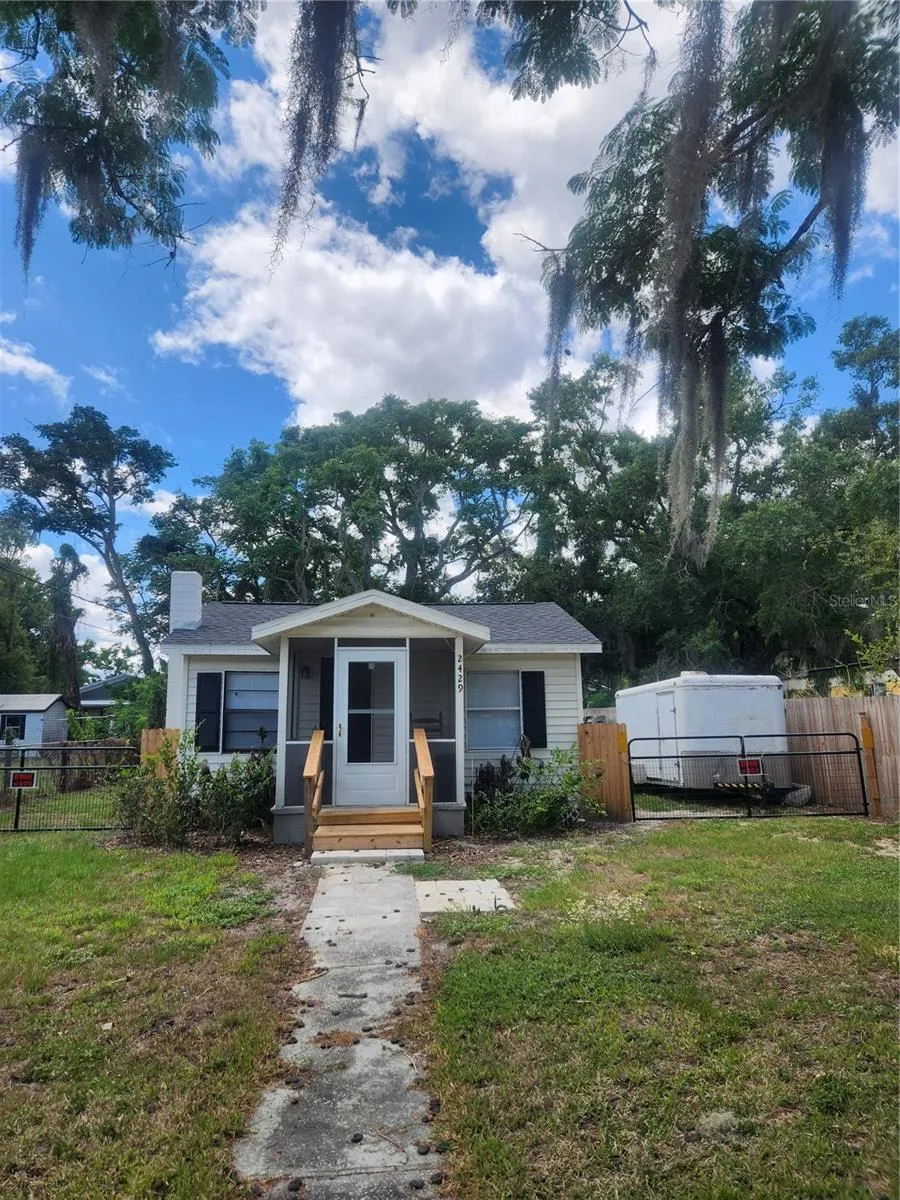 2429 LAKEVIEW STREET Lakeland, FL 33801