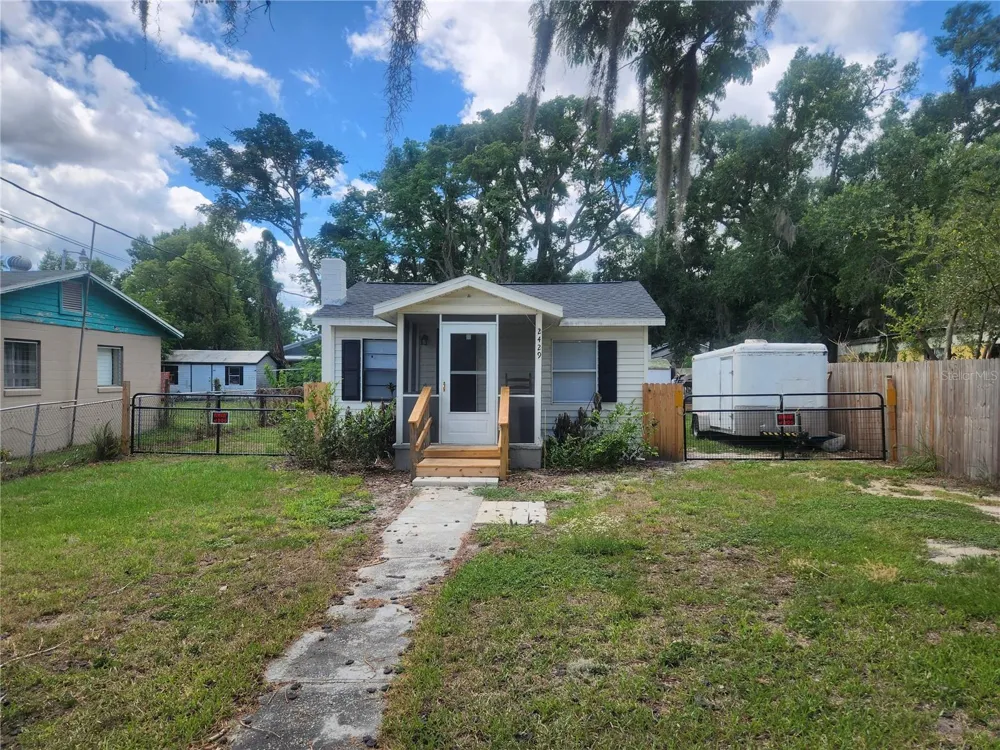 2429 LAKEVIEW STREET Lakeland, FL 33801