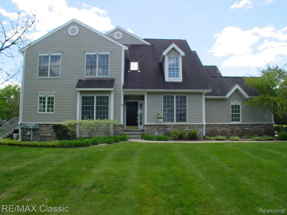 26426 Island Lake Drive #24 Novi City, MI 48374