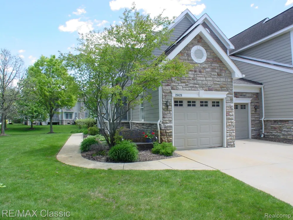 26426 Island Lake Drive #24 Novi City, MI 48374