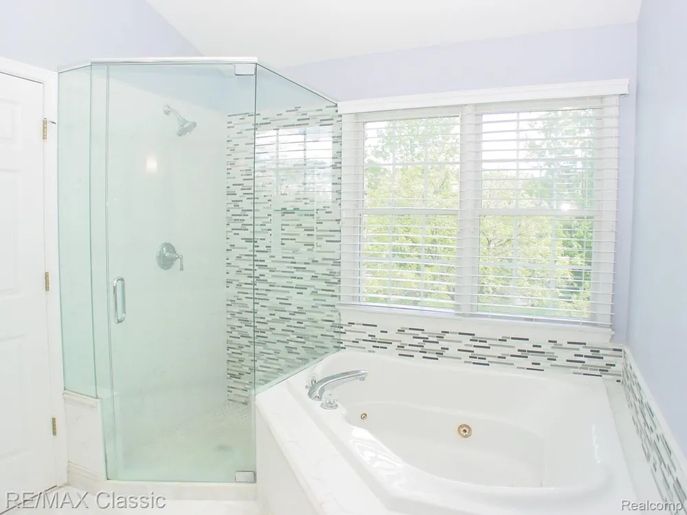 26426 Island Lake Drive #24 Novi City, MI 48374