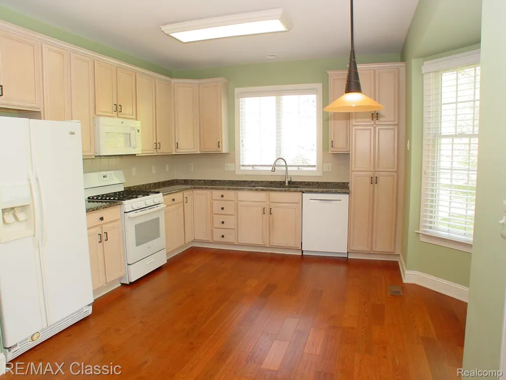 26426 Island Lake Drive #24 Novi City, MI 48374