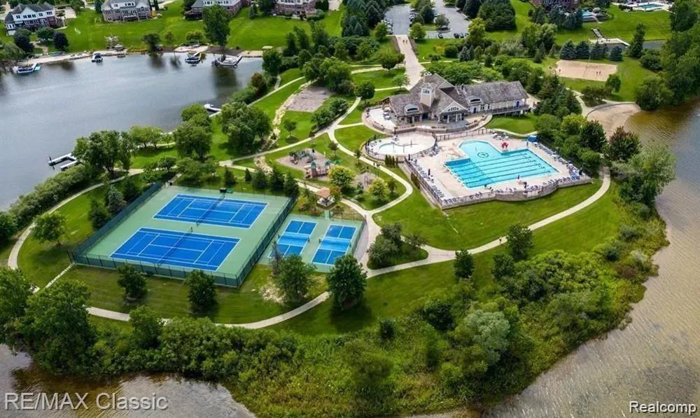 26426 Island Lake Drive #24 Novi City, MI 48374