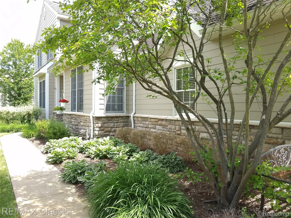 26426 Island Lake Drive #24 Novi City, MI 48374