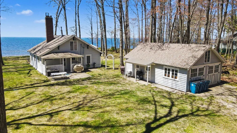 2013 Scenic Drive Laketon Township, MI 49445