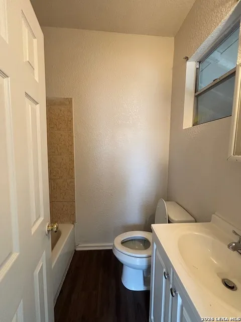 2810 W Salinas San Antonio, TX 78207