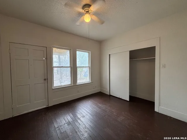 2810 W Salinas San Antonio, TX 78207