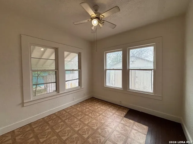 2810 W Salinas San Antonio, TX 78207