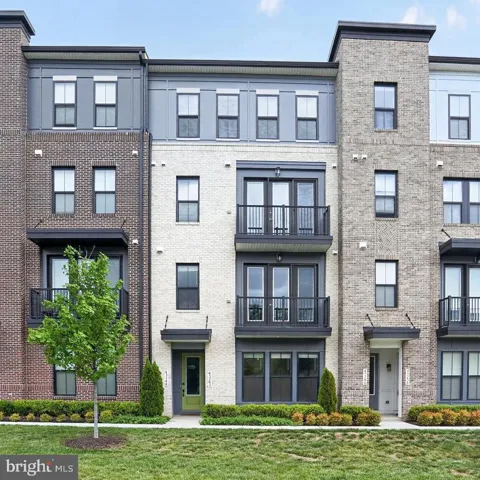 43242 FARRINGDON SQUARE