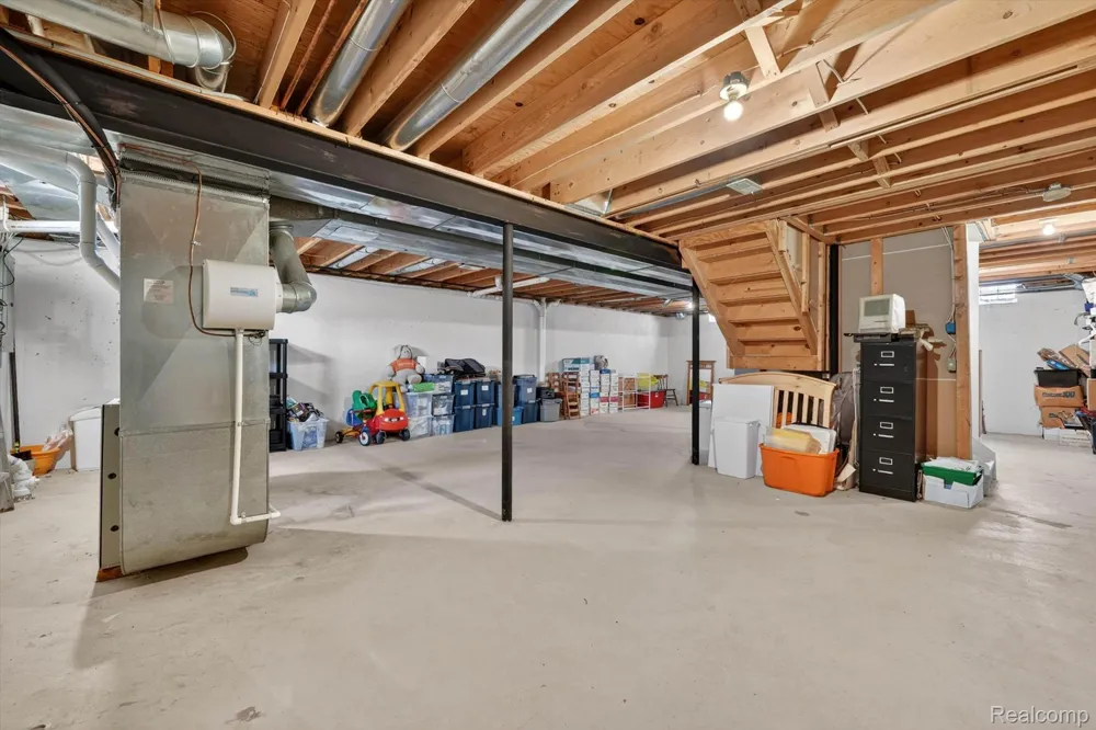 1112 Vernier Road Grosse Pointe Woods City, MI 48236
