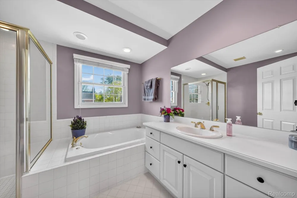 1112 Vernier Road Grosse Pointe Woods City, MI 48236