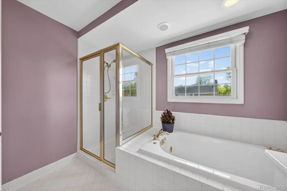 1112 Vernier Road Grosse Pointe Woods City, MI 48236